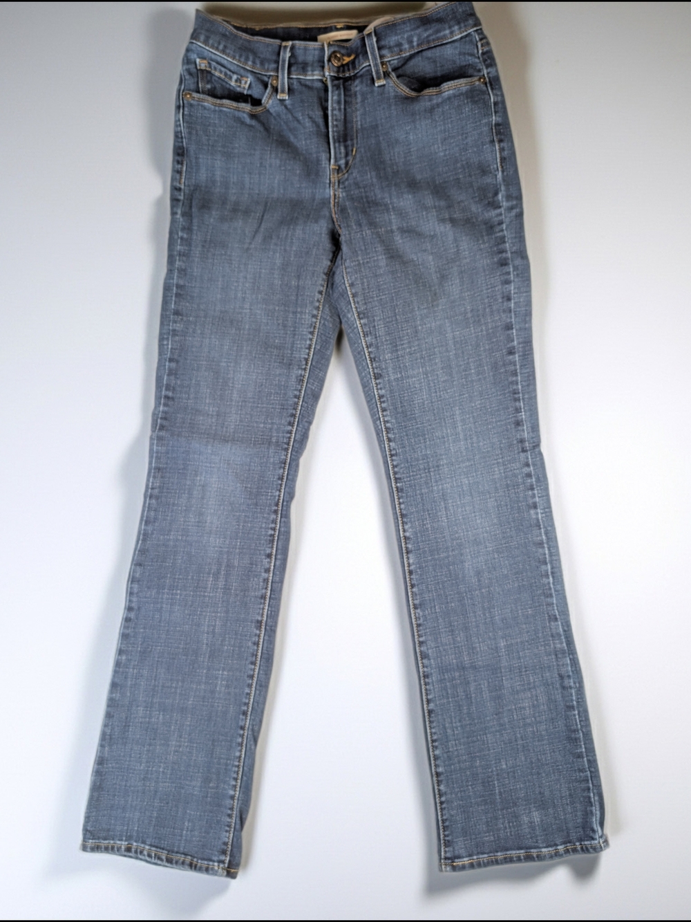 Levi's Jeans Women's 4 L30 Classic Bootcut Blue Medium Wash Western